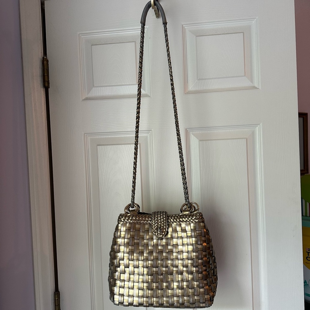 Warren Reed Metallic Bucket Bag - Picture 5 of 9